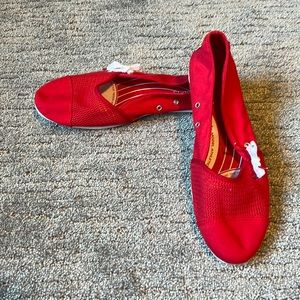 Converse Flats - New - Size 9